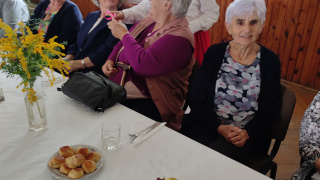 Posedenie s dôchodcami 