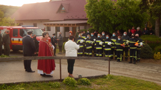 Slávnostné odovzdávanie zásahového vozidla  Iveco Daily naším hasičom 