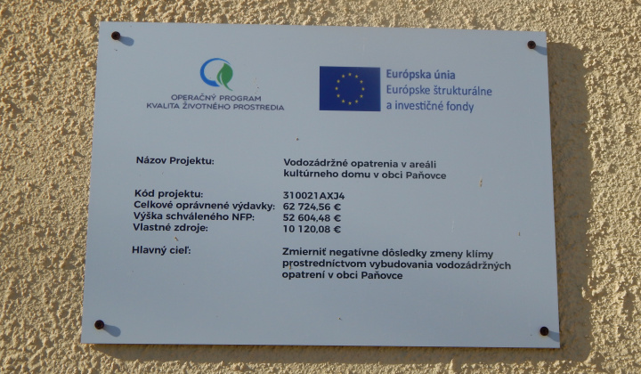 Fotka - Vodozádržné opatrenia v areáli kultúrneho domu v Paňovciach