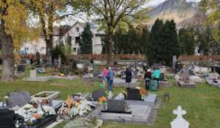 Fotka - Brigáda v okolí cintorína