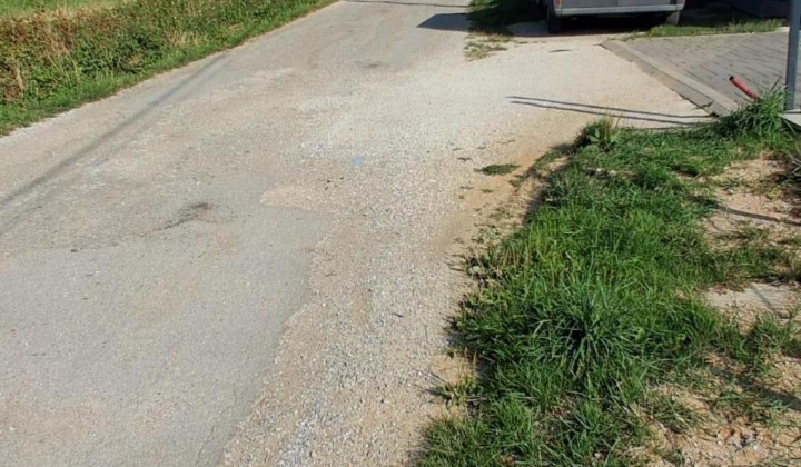 Fotka - Oprava miestnej komunikácie smerom na ihrisko